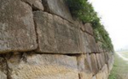 Bí mật thành đá lớn nhất Việt Nam