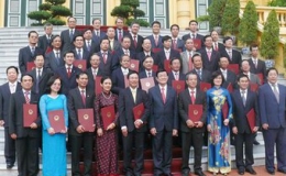 Chủ tịch nước Trương Tấn Sang trao quyết định phong hàm Ðại sứ  nước CHXHCN Việt Nam