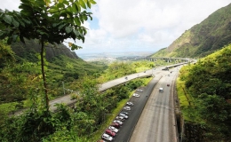 Ngắm con đường cao tốc ngoạn mục ở Hawaii