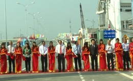 Khánh thành thông xe cầu An Hữu trên quốc lộ 1A qua huyện Cái Bè, Tiền Giang.