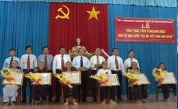 Trao tặng, truy tặng danh hiệu vinh dự Nhà nước “Bà Mẹ Việt Nam Anh hùng” ở huyện Cái Bè .