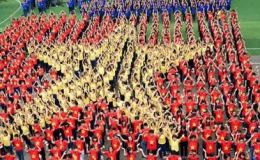12.000 người dự nghi lễ chào cờ và xếp hình bản đồ Việt Nam