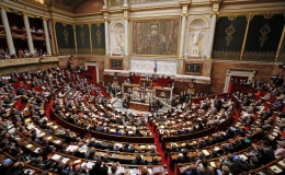 Pháp đưa vụ hủy hợp đồng tàu Mistral ra Quốc hội