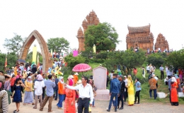 Cộng đồng người Chăm Ninh Thuận vào hội Katê