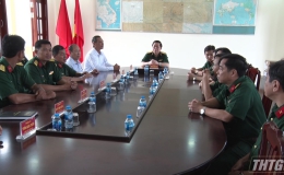 Thượng tướng Nguyễn Trọng Nghĩa thăm và làm việc với Ban chỉ huy quân sự huyện Chợ Gạo