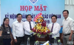Lãnh đạo UBND tỉnh Tiền Giang chúc mừng Ngày Nhà giáo Việt Nam