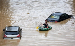 Trung Quốc nâng mức ứng phó khẩn cấp với lũ lụt