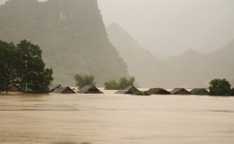 Sơ tán khẩn 26.000 người tránh lũ lụt ở miền Trung