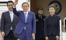 Thủ tướng Nhật Bản Suga Yoshihide và Phu nhân tới Hà Nội, bắt đầu thăm chính thức Việt Nam