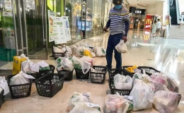 Phong tỏa Thượng Hải: Từ hoảng loạn mua sắm đến bán khóa học sinh tồn