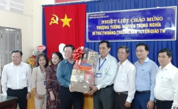 Đồng chí Nguyễn Trọng Nghĩa thăm, chúc Tết, tặng quà tại Tiền Giang