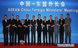 Các ngoại trưởng ASEAN và Trung Quốc nhóm họp