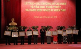 Trao giải thưởng Hồ Chí Minh và danh hiệu NSND cho 12 tác giả, 74 nghệ sĩ
