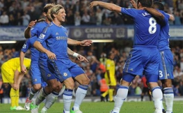 Hạ gục Reading, Chelsea vươn lên dẫn đầu bảng