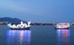 Sông Hàn rực sáng trước ngày khai hội pháo hoa