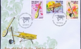 Phát hành bộ tem Bưu chính: Nhạc cụ dân tộc Việt Nam