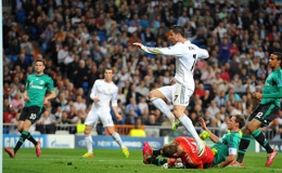 Ronaldo tỏa sáng, Real giành vé vào tứ kết Champions League