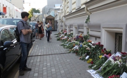 Người dân Moscow tưởng niệm các nạn nhân vụ rơi máy bay MH17