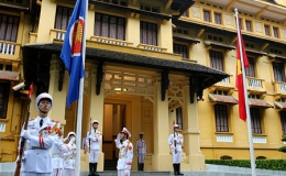 Lễ thượng cờ ASEAN và Quốc kỳ Việt Nam