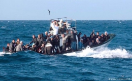 Cứu hộ 300 người gặp nạn trên Địa Trung Hải