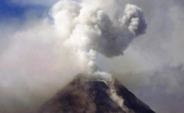 Philippines sơ tán hơn vạn người tránh núi lửa