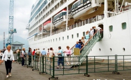 Cảng Chân Mây đón trên 34.000 khách du lịch tàu biển đến tham quan Cố đô Huế