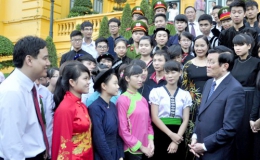 Chủ tịch nước Trương Tấn Sang gặp mặt học sinh dân tộc thiểu số tiêu biểu