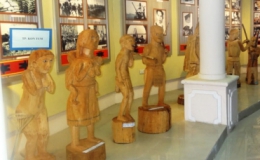 Kon Tum: Triển lãm tượng gỗ dân gian