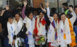 6 phụ nữ Nepal chinh phục 7 ngọn núi cao nhất ở 7 lục địa