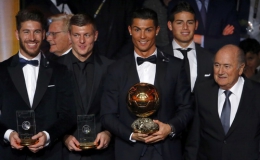 Cristiano Ronaldo lần thứ ba nhận Quả bóng vàng FIFA