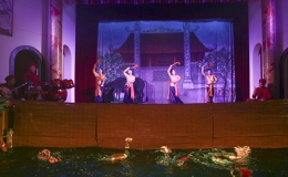 Sân khấu song hành Rối nước – Chèo thú vị giữa Thủ đô