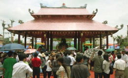 Hàng vạn lượt người trẩy hội Phật Tích – Bắc Ninh