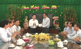Lãnh đạo Tỉnh ủy thăm chúc tết Đài Phát thanh Truyền hình và Đoàn nghệ thuật tổng hợp Tiền Giang