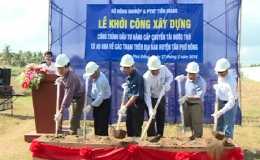 Khởi công xây dựng công trình chuyển tải nước thô đến các trạm trên địa bàn huyện Tân Phú Đông