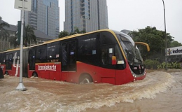 Indonesia: Thủ đô Jakarta ngập lụt diện rộng