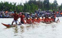 Đua thuyền chào mừng Ngày truyền thống nghề cá Việt Nam