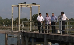Chủ tịch UBND tỉnh kiểm tra tình hình cấp nước sinh hoạt huyện Tân Phú Đông