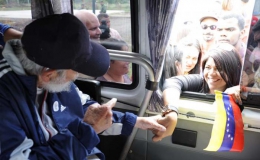 Lãnh tụ Cuba Fidel Castro gặp gỡ thanh niên