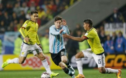 Argentina hồi hộp vào bán kết Copa America 2015