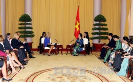 Phó Chủ tịch nước Nguyễn Thị Doan tiếp Phu nhân Phó Tổng thống Hoa Kỳ