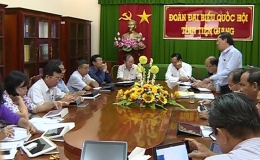 Đại biểu Hội đồng nhân dân tỉnh Tiền Giang thảo luận tại các tổ