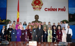 Phó Thủ tướng Nguyễn Xuân Phúc tiếp các Mẹ Việt Nam anh hùng tỉnh Tiền Giang