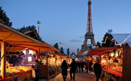 Không khí Giáng sinh giúp Paris vơi đi mất mát sau khủng bố