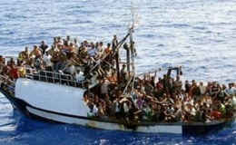 Italy: Cứu hơn 300 người di cư trên Địa Trung Hải
