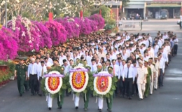 Lãnh đạo tỉnh viếng, thắp hương và đặt tràng hoa tại Nghĩa trang liệt sĩ tỉnh.