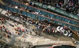 Ấn Độ: Sập cầu vượt, chôn vùi hơn 100 người