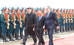 Thủ tướng tới Moscow, bắt đầu chuyến thăm chính thức LB Nga