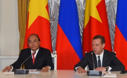 Thủ tướng Nguyễn Xuân Phúc và Thủ tướng Liên bang Nga Dmitry Medvedev chủ trì họp báo quốc tế