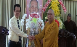 Lãnh đạo tỉnh Tiền Giang chúc mừng lễ Phật Đản 2016 – Phật lịch 2560