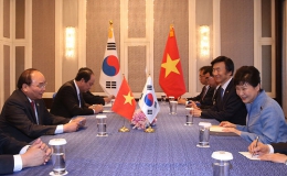 Thủ tướng Nguyễn Xuân Phúc tiếp xúc song phương bên lề Hội nghị Cấp cao Á – Âu lần thứ 11 (ASEM 11)